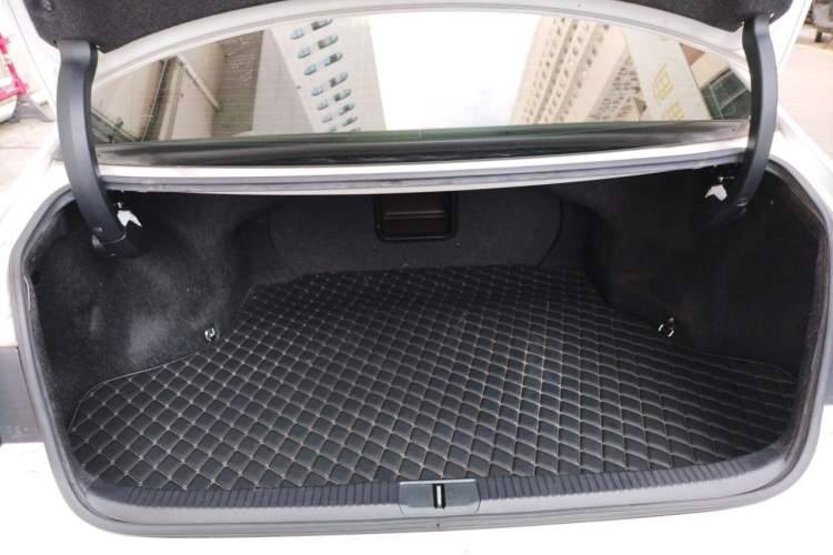 Used Lexus ES 2017 200 30th Anniversary Edition Trunk