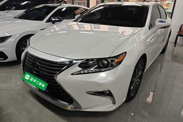 Used Lexus ES 2017 300h Mark Levinson Comfort Edition