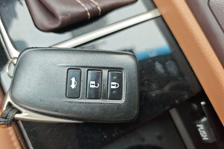 Used Lexus ES 2017 200 30th Anniversary Edition Vehicle Key