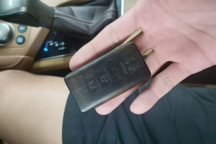 Used Lexus ES 2017 300h Mark Levinson Comfort Edition Vehicle Key