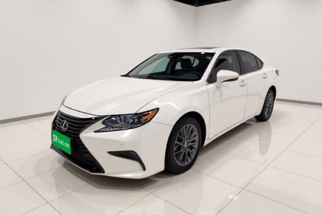 Ojetý Lexus ES 2017 200 30th Anniversary Edition