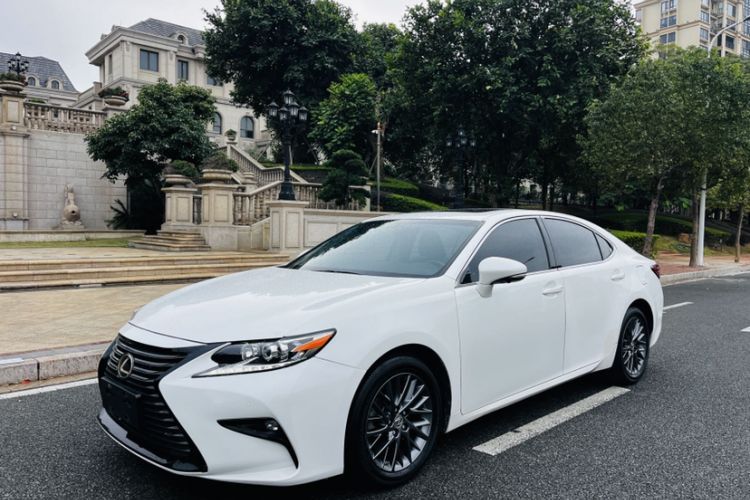 Used Lexus ES 2017 200 30th Anniversary Edition Guazi used car, China used car export, Used car for sale, Used Lexus cars, Cheapest cars for sale