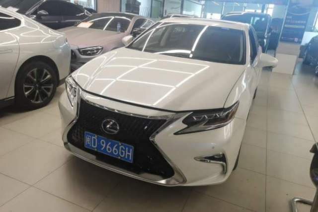 Used Lexus ES 2017 300h Mark Levinson Comfort Edition