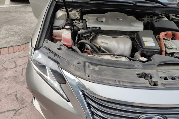 Used Lexus ES 2017 300h Mark Levinson Comfort Edition Engine Bay Right