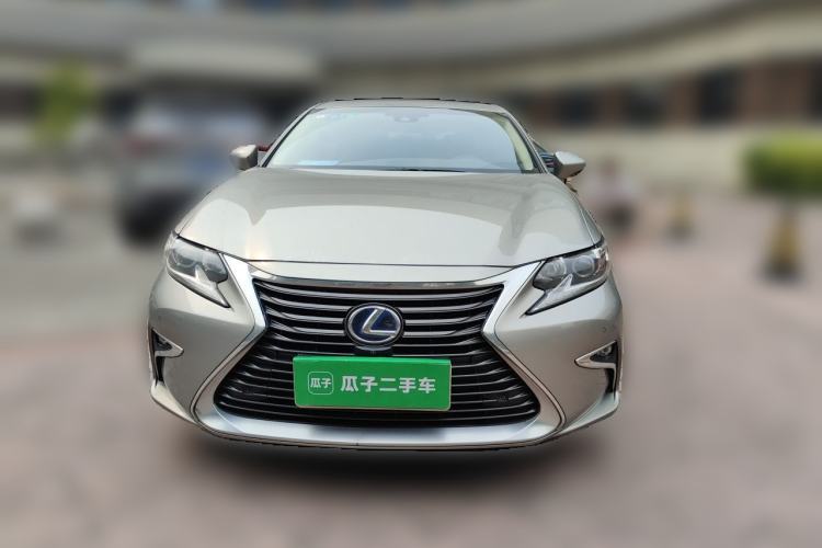 Used Lexus ES 2017 300h Mark Levinson Comfort Edition Front