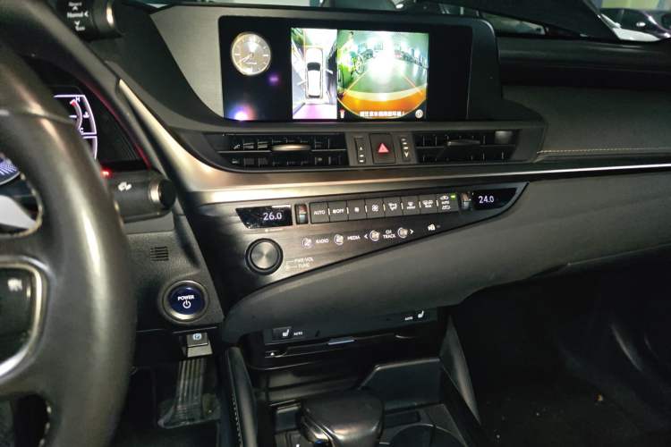 Used Lexus ES 2018 300h Premier Edition China VI Standard Audio And AC Panel