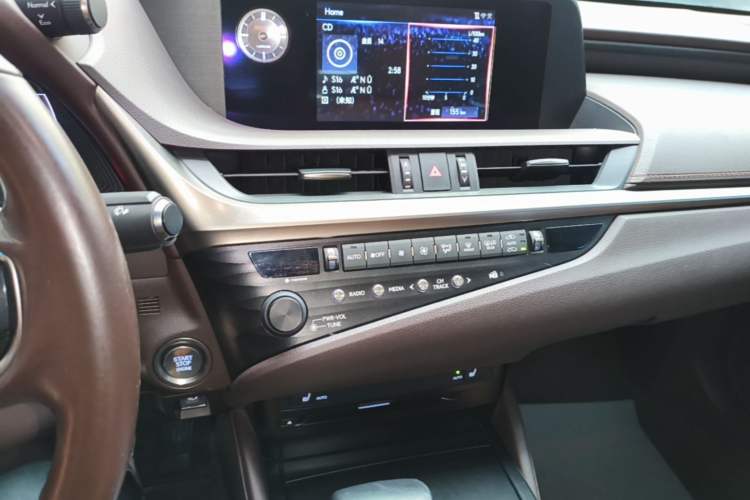 Used Lexus ES 2018 200 Excellence Edition China V Standard Audio And AC Panel