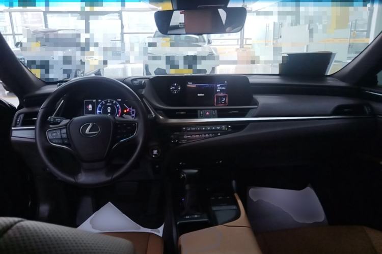 Used Lexus ES 2018 200 Excellence Edition China V Standard Center Console