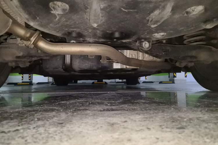 Used Lexus ES 2018 300h Premier Edition China VI Standard Chassis Rear