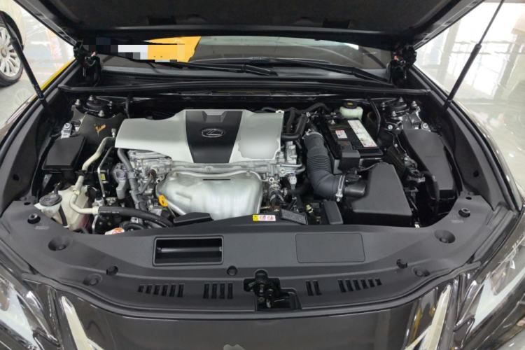 Used Lexus ES 2018 200 Excellence Edition China V Standard Engine Bay