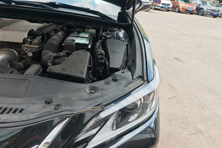 Used Lexus ES 2018 200 Excellence Edition China V Standard Engine Bay Left