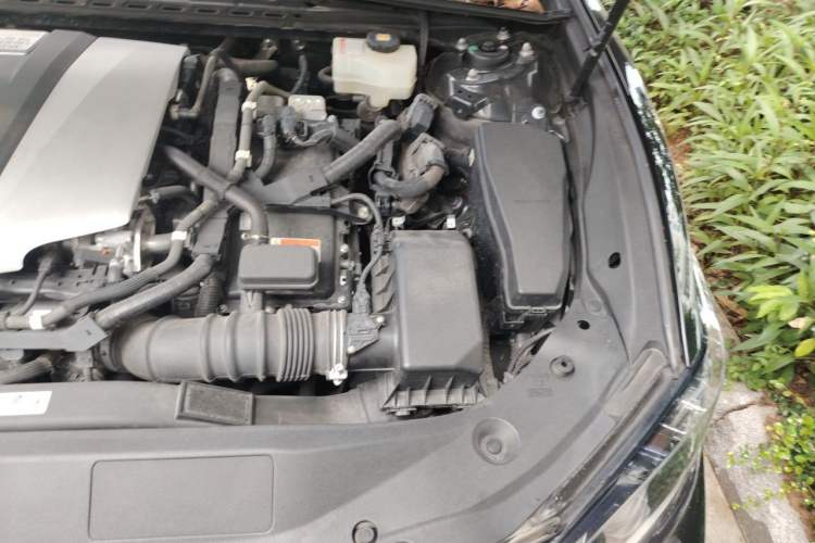 Used Lexus ES 2018 300h Premier Edition China VI Standard Engine Bay Left