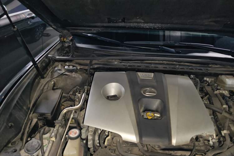 Used Lexus ES 2018 300h Premier Edition China VI Standard Engine Bay Right