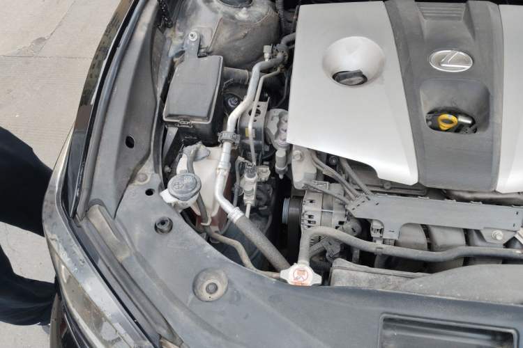 Used Lexus ES 2018 260 Excellence Edition China V Standard Engine Bay Right
