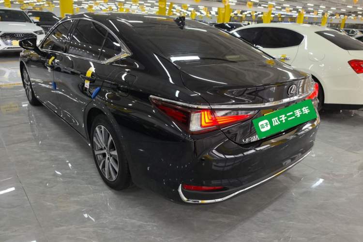 Used Lexus ES 2018 200 Excellence Edition China V Standard Exterior 2