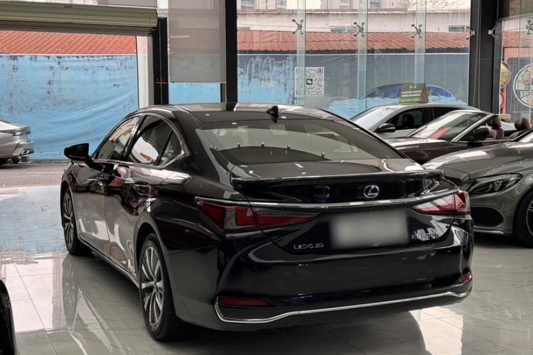 Used Lexus ES 2018 300h Premier Edition China V Standard Exterior 3