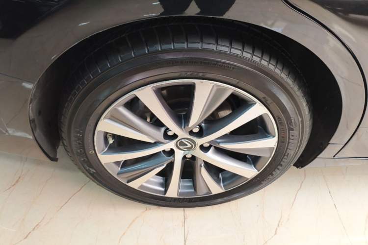 Used Lexus ES 2018 200 Excellence Edition China V Standard Exterior 5