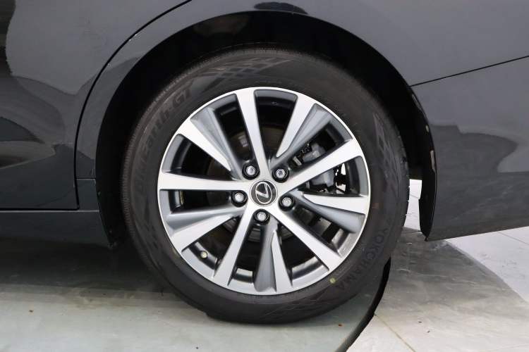 Used Lexus ES 2018 200 Excellence Edition China V Standard Exterior 8