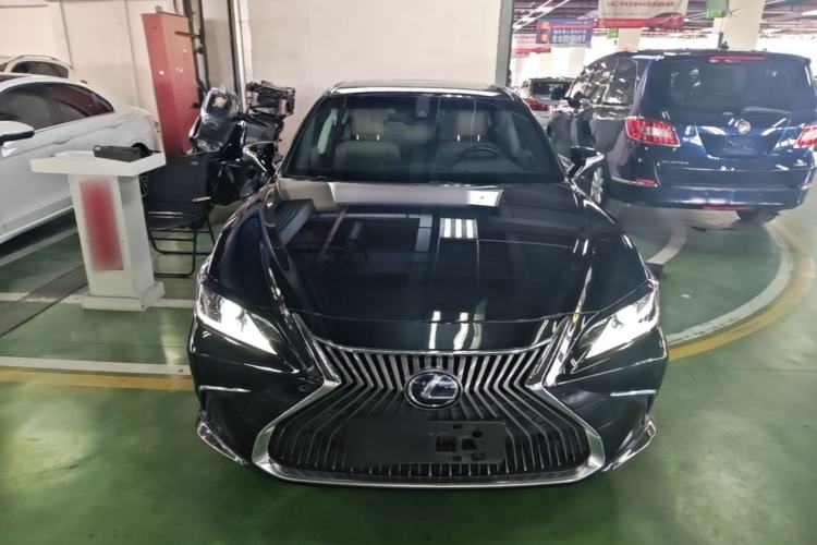 Used Lexus ES 2018 300h Premier Edition China VI Standard Front