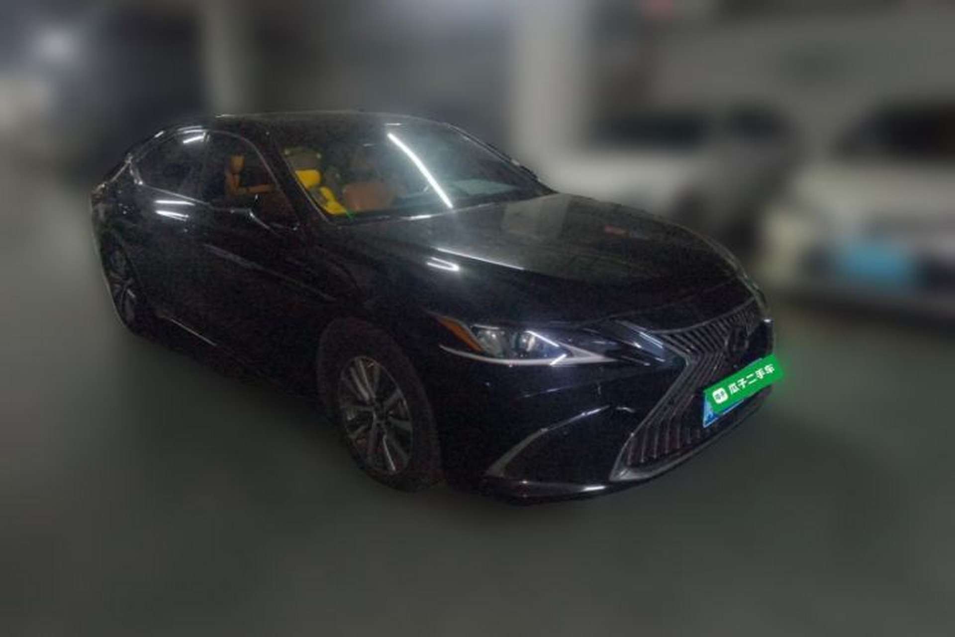 Used Lexus ES 2018 260 Excellence Edition China V Standard Front Right 45 Deg