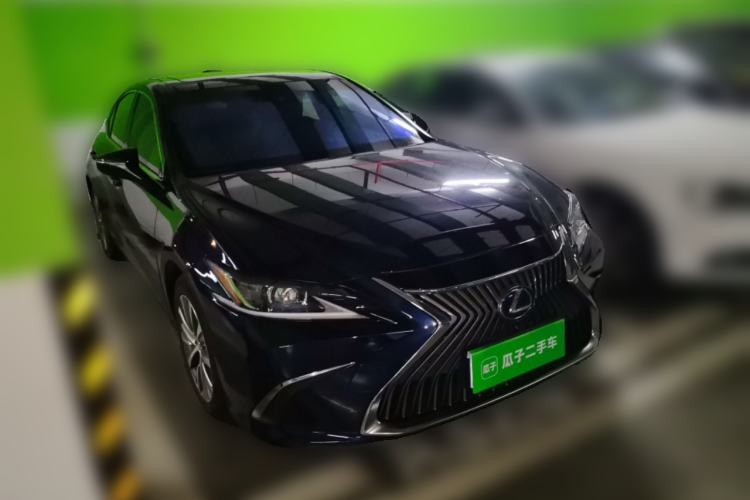 Used Lexus ES 2018 300h Premier Edition China VI Standard Front Right 45 Deg