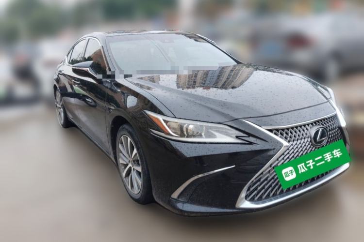 Used Lexus ES 2018 260 Excellence Edition China V Standard Front Right 45 Deg