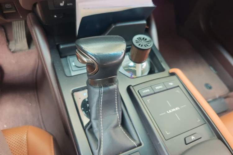 Used Lexus ES 2018 200 Excellence Edition China V Standard Gear Lever
