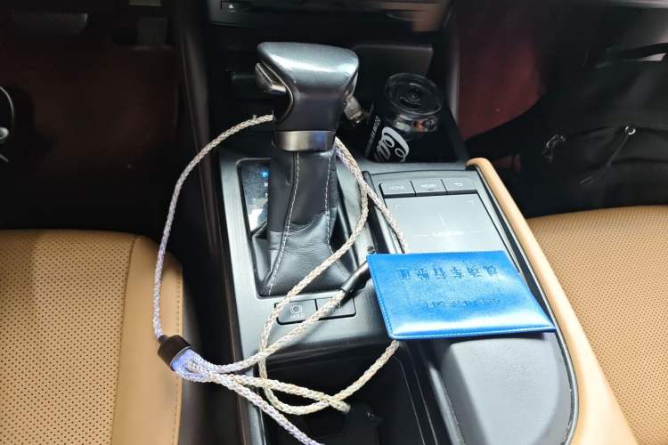 Used Lexus ES 2018 200 Excellence Edition China VI Standard Gear Lever