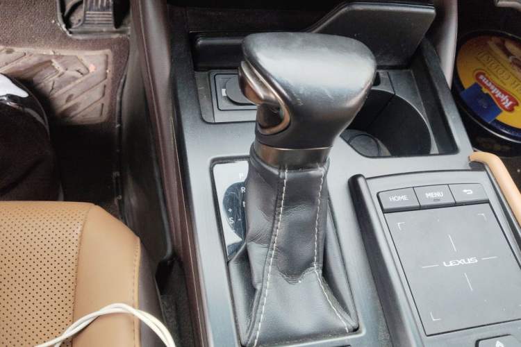 Used Lexus ES 2018 260 Excellence Edition China V Standard Gear Lever