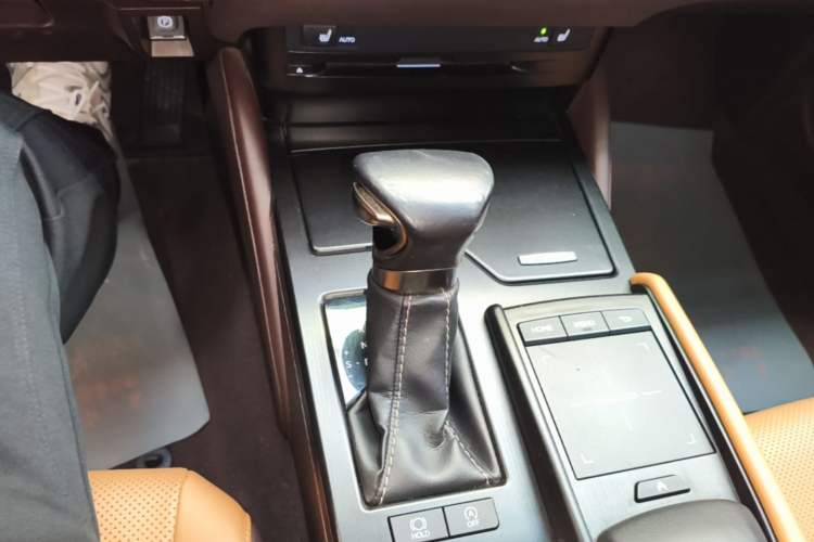 Used Lexus ES 2018 200 Excellence Edition China V Standard Gear Lever