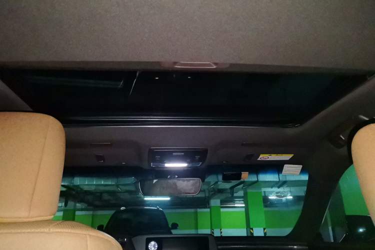 Used Lexus ES 2018 300h Premier Edition China VI Standard Headliner