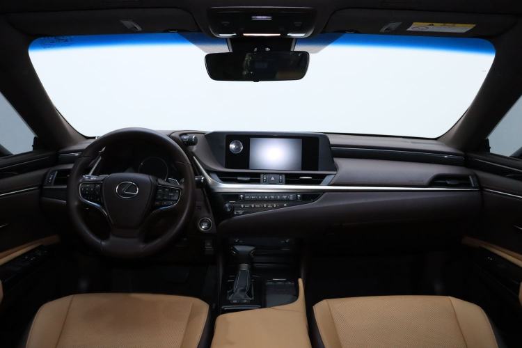 Used Lexus ES 2018 200 Excellence Edition China V Standard Interior 4