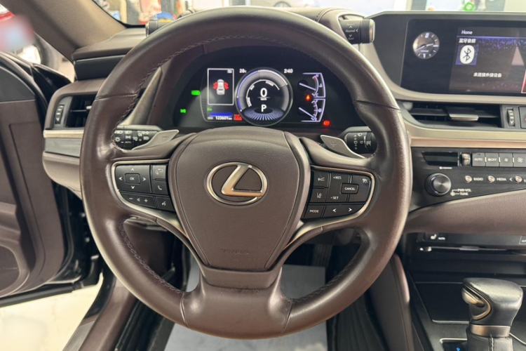 Used Lexus ES 2018 300h Premier Edition China V Standard Interior 4