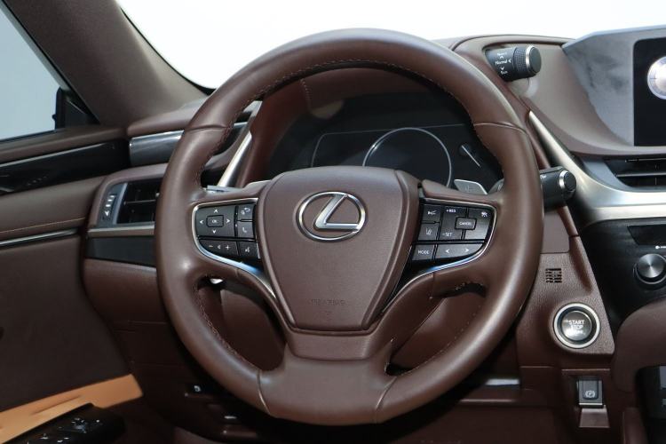 Used Lexus ES 2018 200 Excellence Edition China V Standard Interior 6