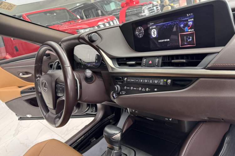 Used Lexus ES 2018 300h Premier Edition China V Standard Interior 6