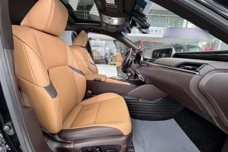 Used Lexus ES 2018 300h Premier Edition China V Standard Interior 6