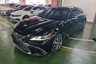 Used Lexus ES 2018 300h Premier Edition China VI Standard