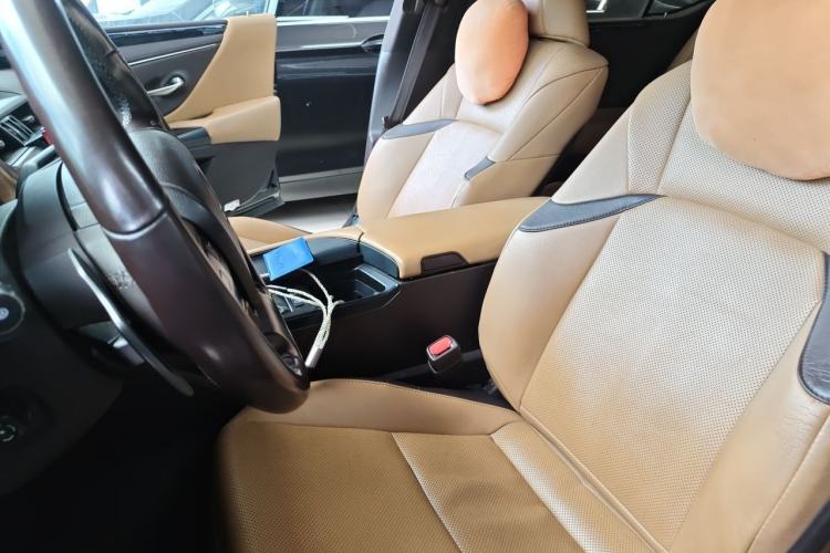 Used Lexus ES 2018 200 Excellence Edition China VI Standard Left Front Seat