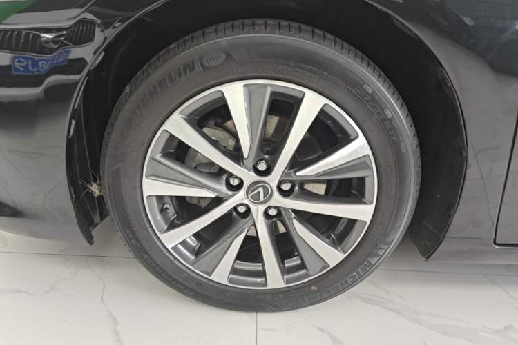 Used Lexus ES 2018 300h Premier Edition China V Standard Left Front Wheel Hub