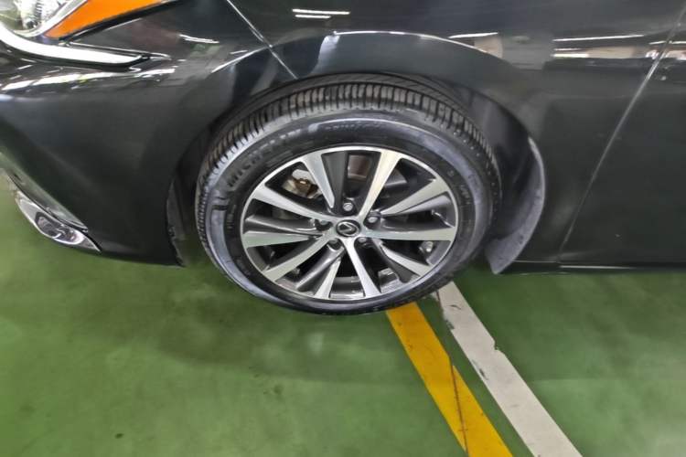 Used Lexus ES 2018 300h Premier Edition China VI Standard Left Front Wheel Hub
