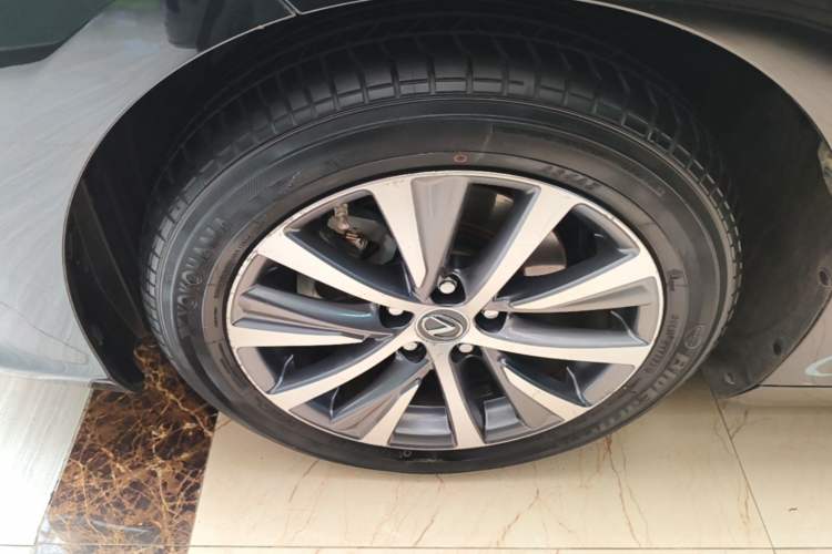 Used Lexus ES 2018 200 Excellence Edition China V Standard Left Front Wheel Hub