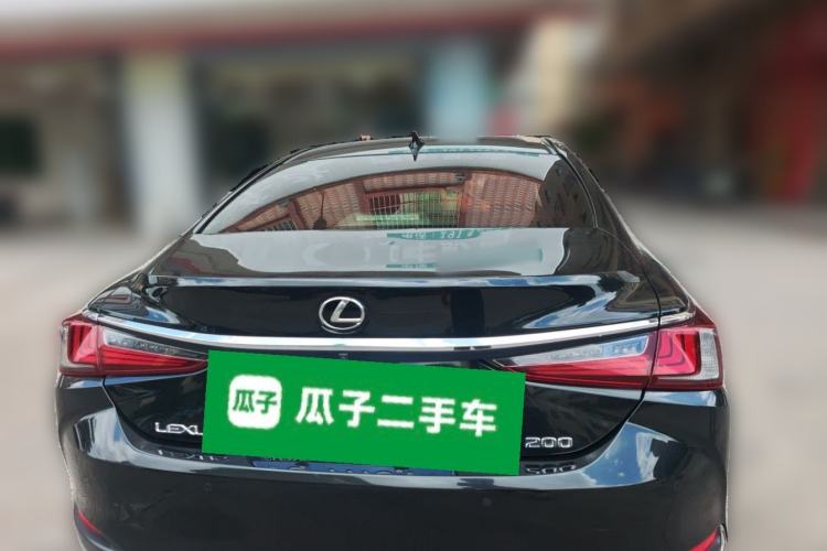 Used Lexus ES 2018 200 Excellence Edition China V Standard Rear
