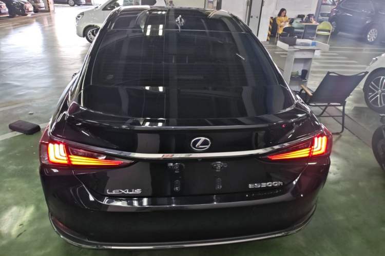 Used Lexus ES 2018 300h Premier Edition China VI Standard Rear
