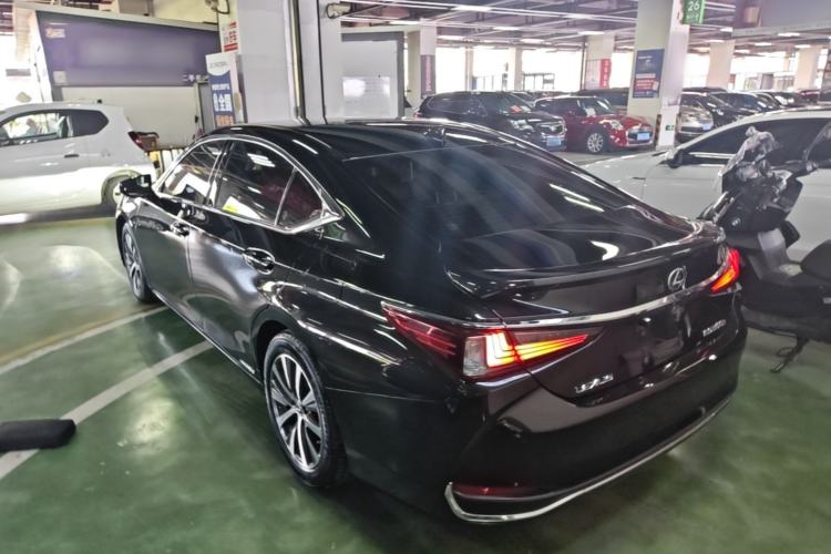 Used Lexus ES 2018 300h Premier Edition China VI Standard Rear Left 45 Deg