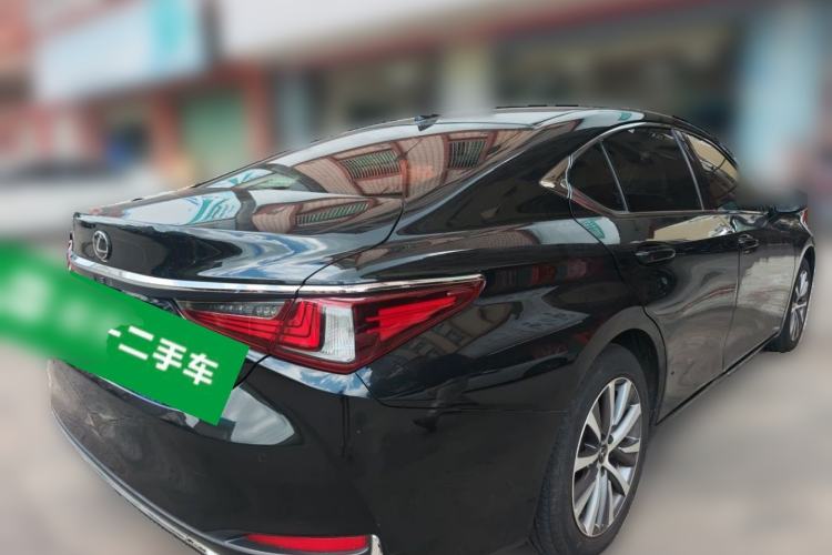 Used Lexus ES 2018 200 Excellence Edition China V Standard Rear Right 45 Deg