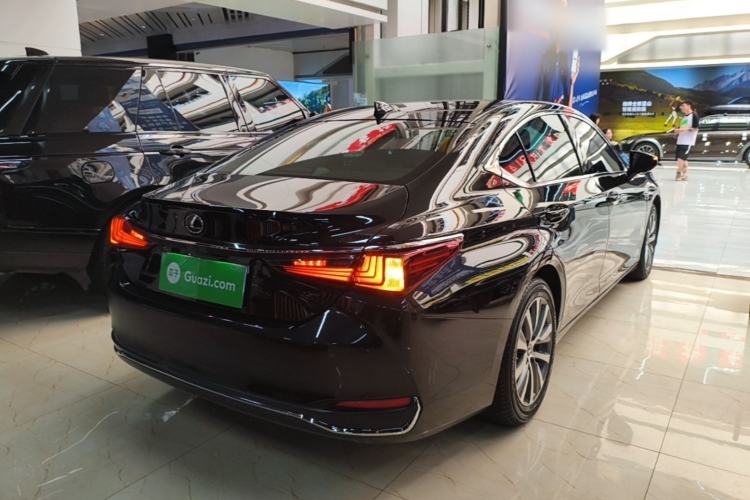 Used Lexus ES 2018 200 Excellence Edition China V Standard Rear Right 45 Deg