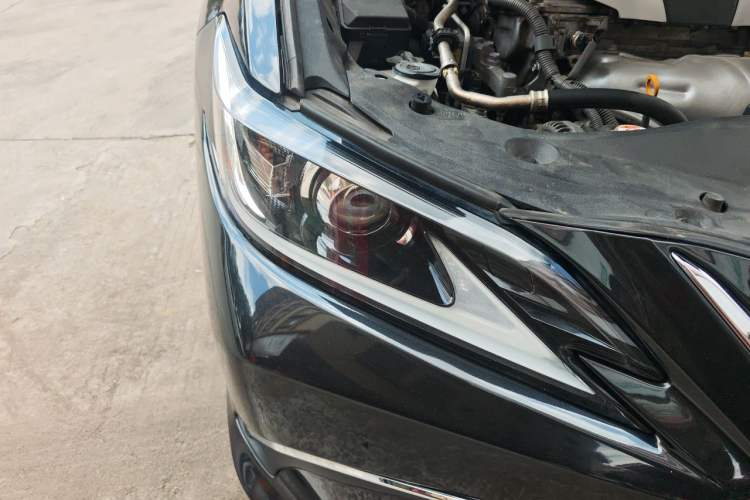Used Lexus ES 2018 200 Excellence Edition China V Standard Right Front Headlight
