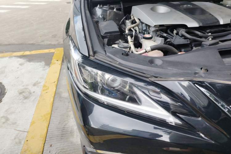 Used Lexus ES 2018 300h Premier Edition China VI Standard Right Front Headlight