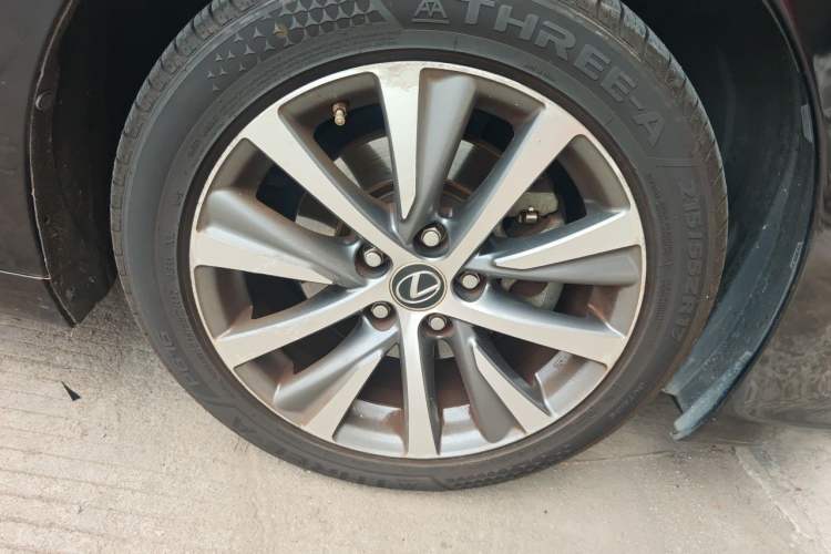 Used Lexus ES 2018 200 Excellence Edition China V Standard Right Front Wheel Hub