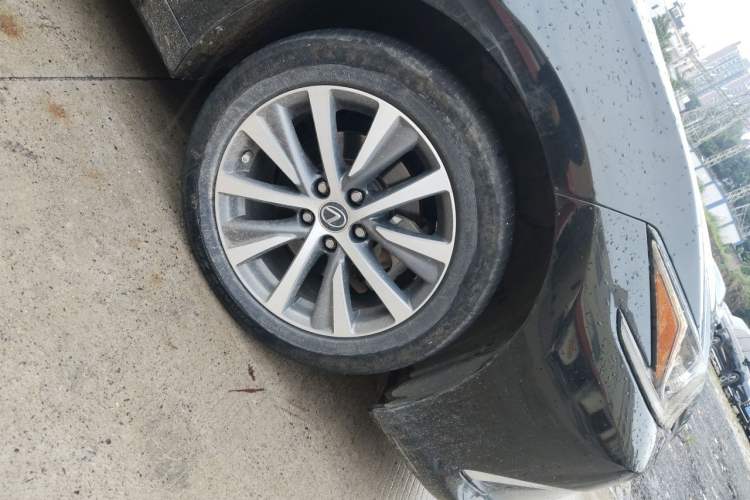 Used Lexus ES 2018 260 Excellence Edition China V Standard Right Front Wheel Hub